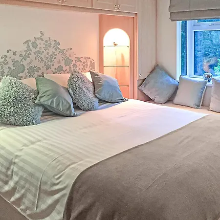 Hollybrook * Easingwold